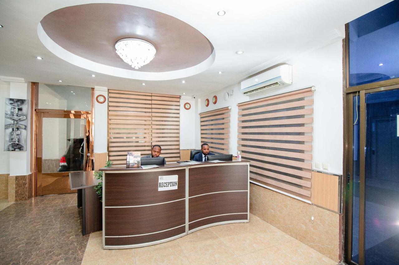 Hotel Everest Rd Congo Киншаса Екстериор снимка